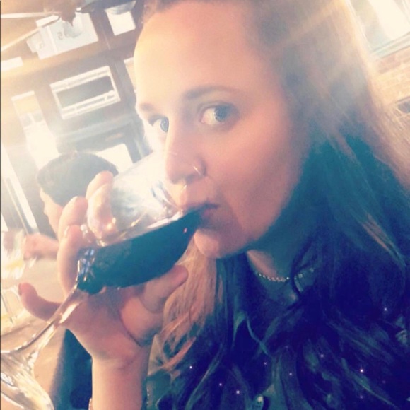 Meet Your Posher, Rachael - Picture 3 of 3